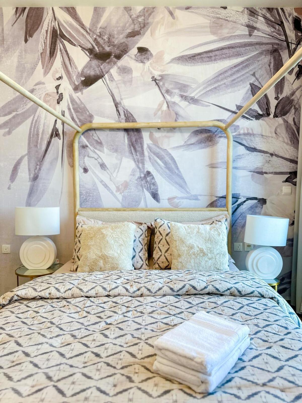 Luxury Meets Serenity 2br In Noura Tower Apartment *